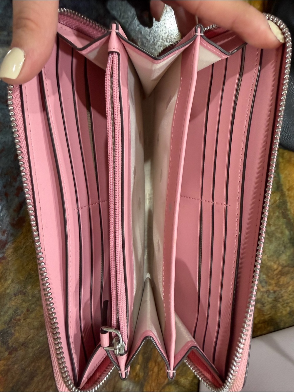 Kate Spade - Picture 2 of 3